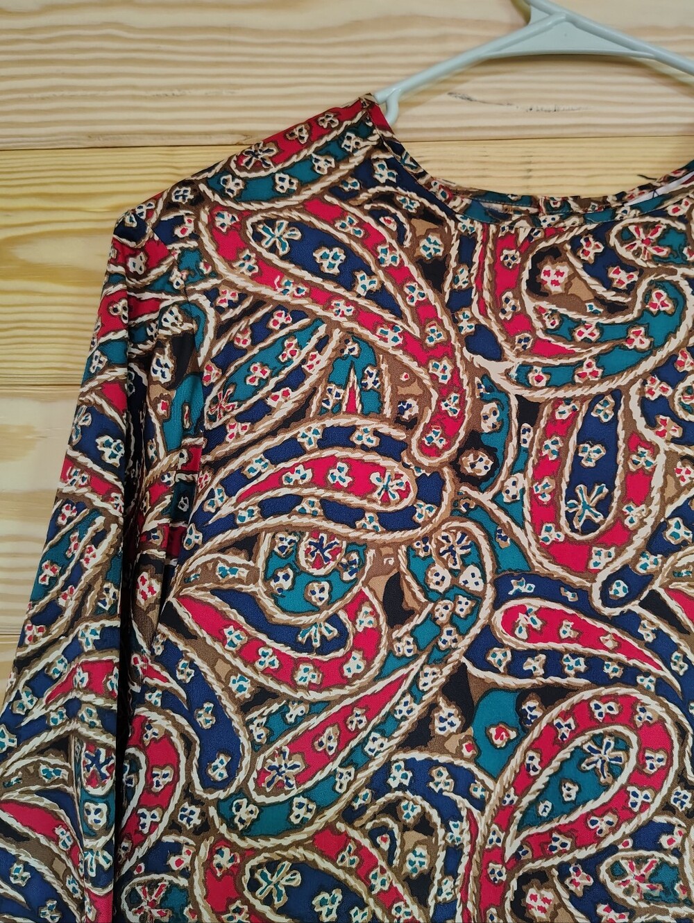 Anne Carson 100% Pure Silk Top S Paisley Long Sleeve Button Cuff Quiet Luxury - Picture 2 of 8